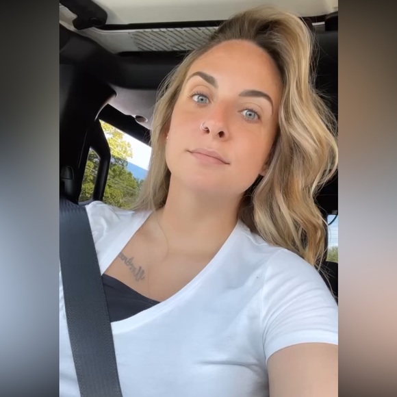 Meet your Posher, Jessica - Picture 1 of 1